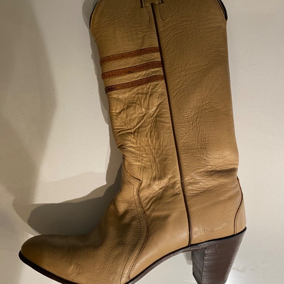 Vintage Justin heeled cowboy boots - Picture 3 of 9